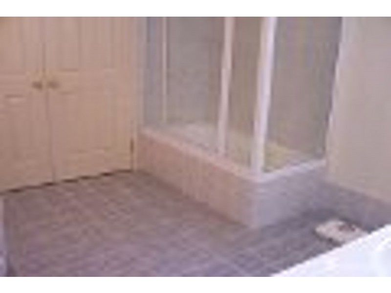 15 Squire Street, Macleay Island QLD 4184