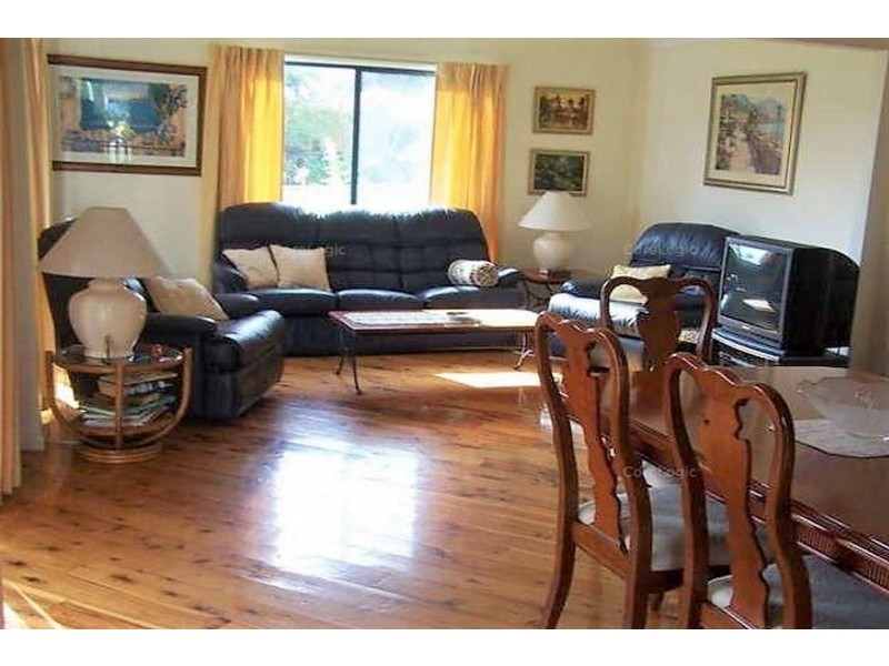 15 Squire Street, Macleay Island QLD 4184