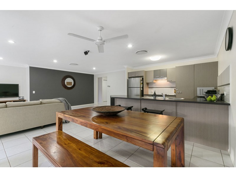 43 Aqua Crescent, Redland Bay QLD 4165