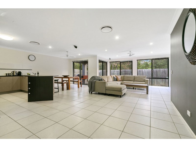 43 Aqua Crescent, Redland Bay QLD 4165