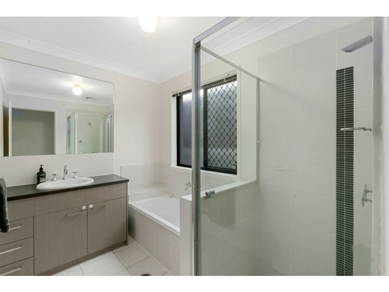 43 Aqua Crescent, Redland Bay QLD 4165