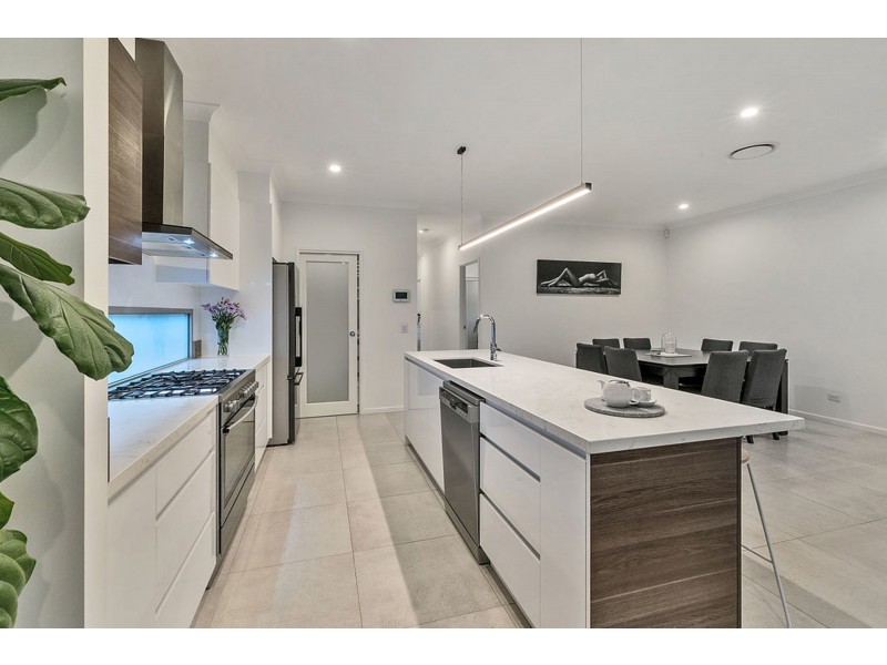 31 Frederick Street, Wellington Point QLD 4160