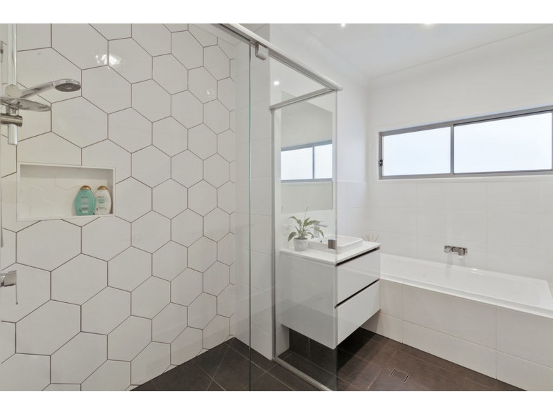 31 Frederick Street, Wellington Point QLD 4160