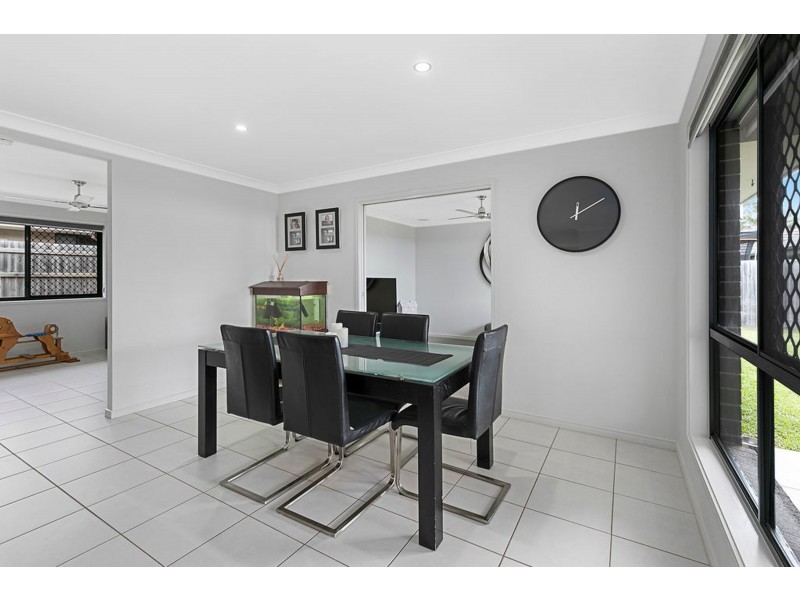 27 Whipbird Circuit, Victoria Point QLD 4165