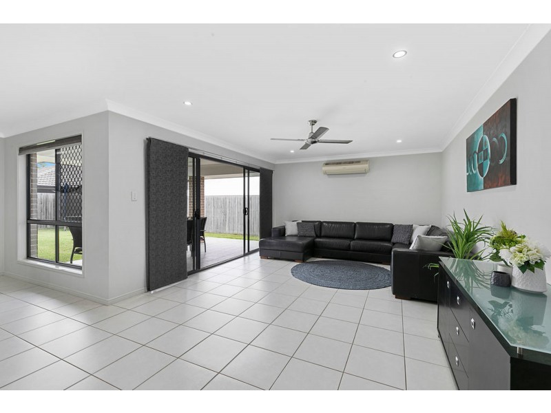 27 Whipbird Circuit, Victoria Point QLD 4165