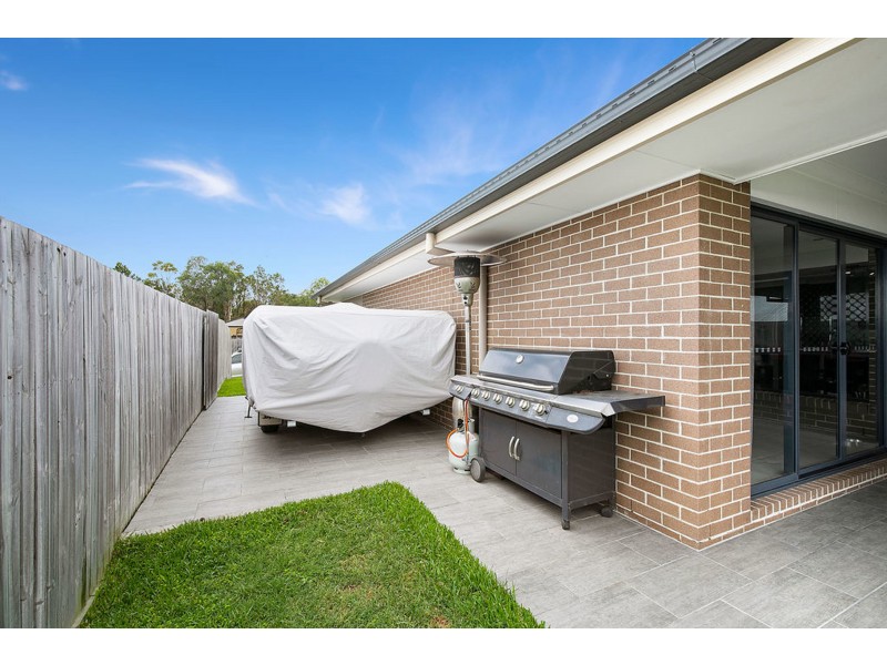 27 Whipbird Circuit, Victoria Point QLD 4165