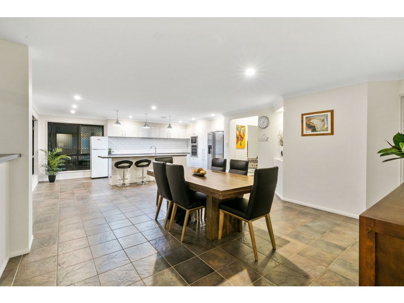 28 Grevillea Street, Redland Bay QLD 4165