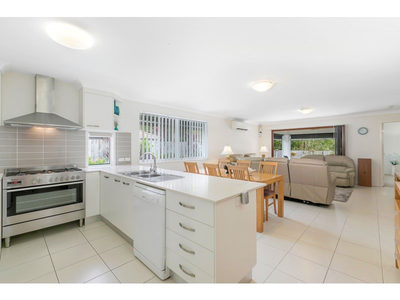 48 Whipbird Circuit, Victoria Point QLD 4165