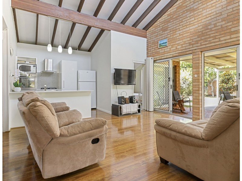 20 Vera Street, Redland Bay QLD 4165