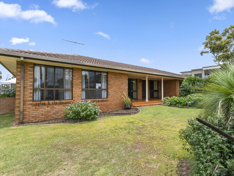 24 Wilson Esplanade, Redland Bay QLD 4165