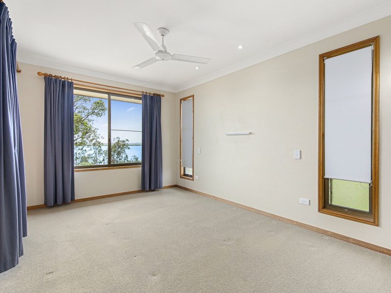 24 Wilson Esplanade, Redland Bay QLD 4165