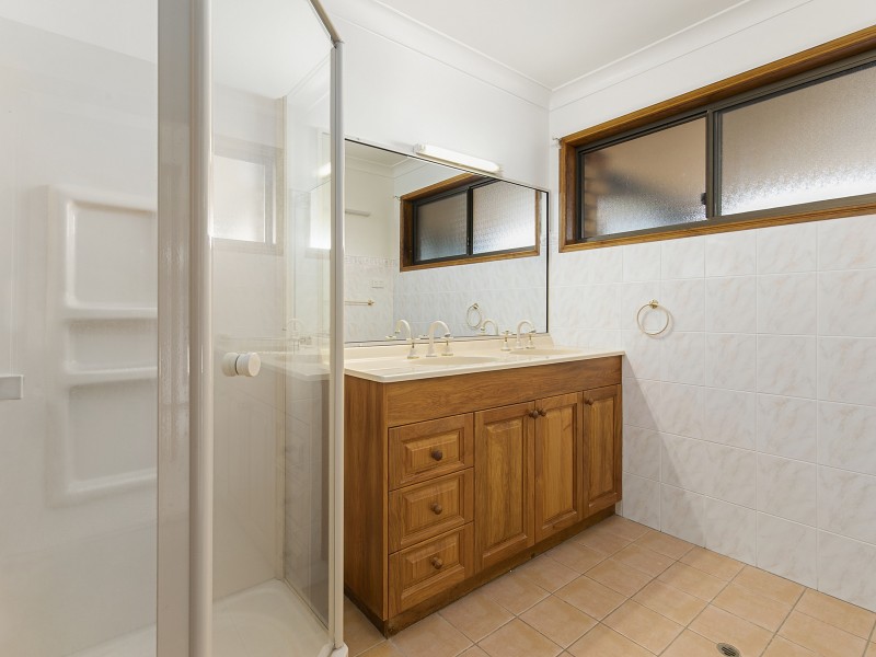 24 Wilson Esplanade, Redland Bay QLD 4165