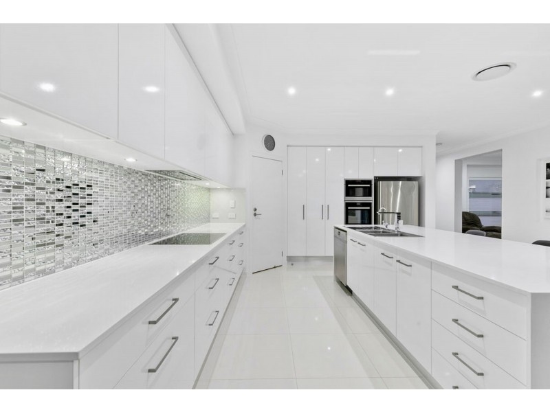 8 Nessie Place, Ormiston QLD 4160