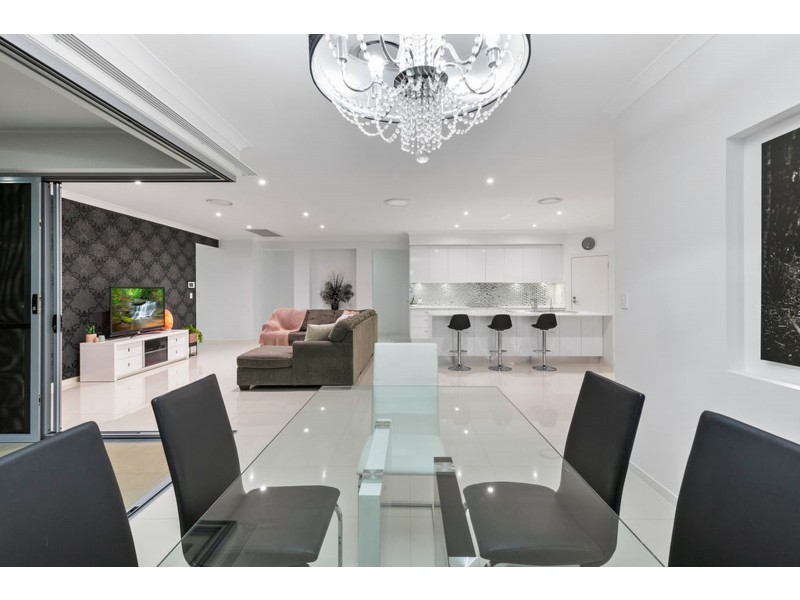 8 Nessie Place, Ormiston QLD 4160