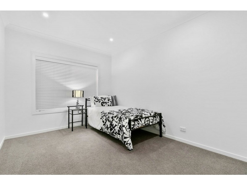 8 Nessie Place, Ormiston QLD 4160