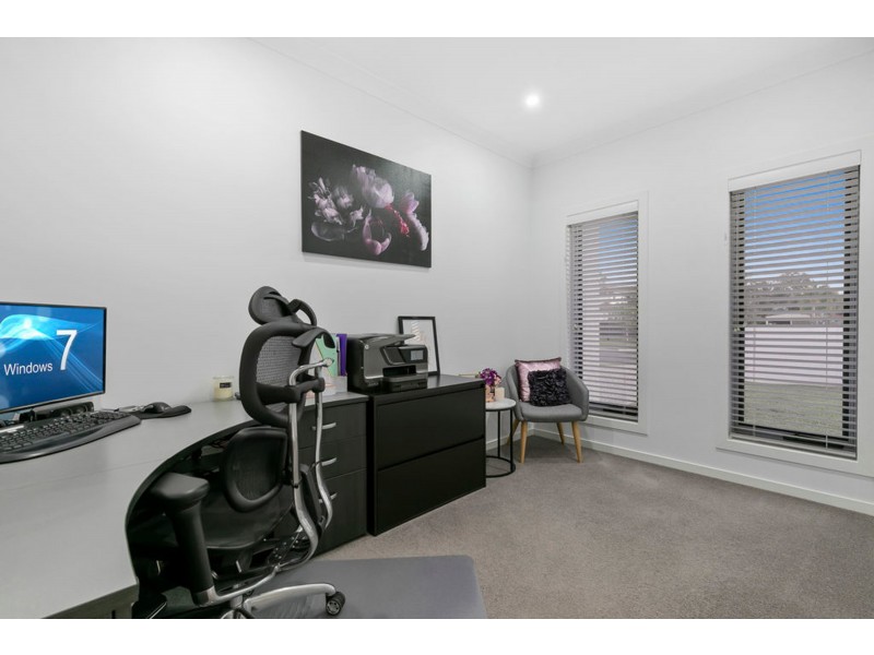 8 Nessie Place, Ormiston QLD 4160