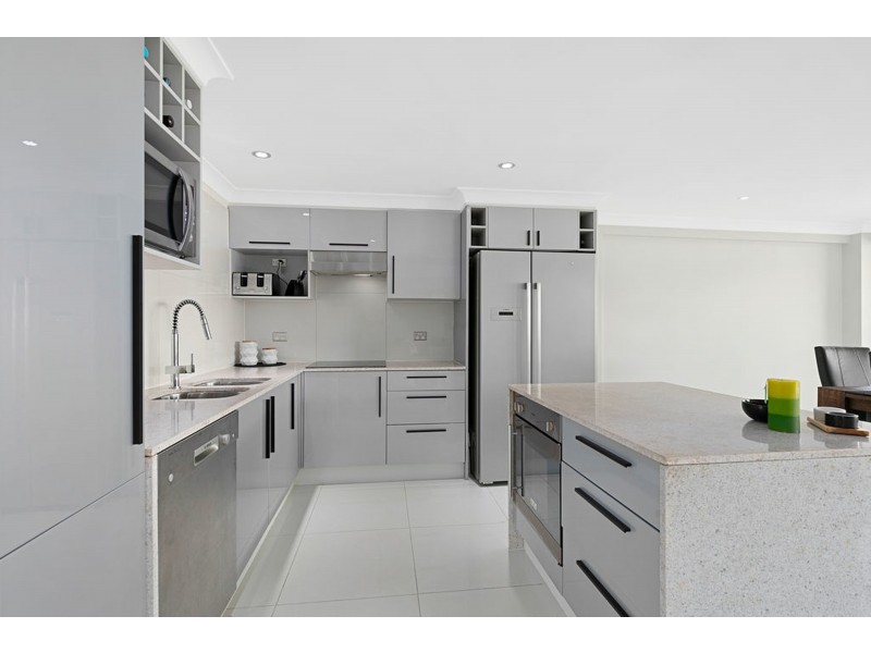 1 Sunbury Street, Birkdale QLD 4159