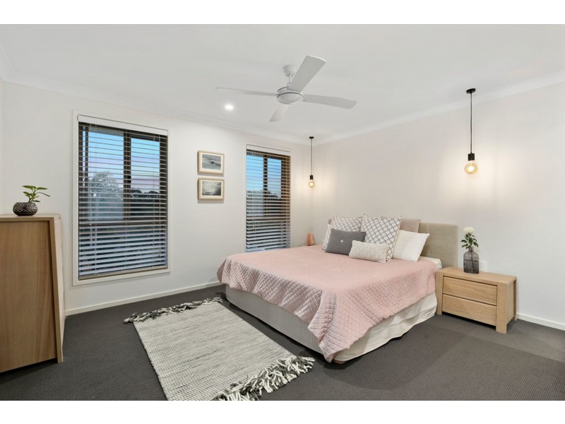 17 Creek Road, Birkdale QLD 4159