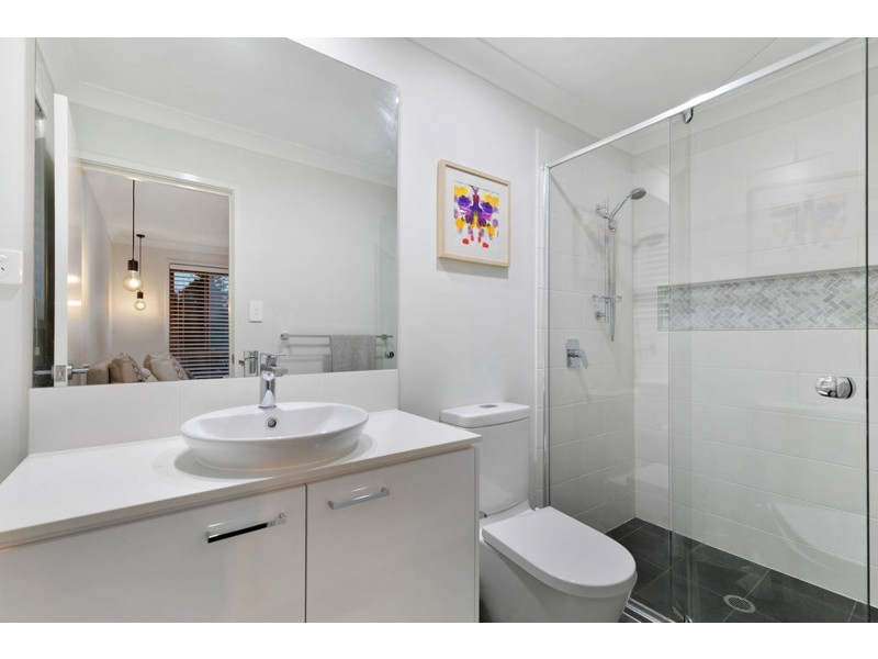 17 Creek Road, Birkdale QLD 4159