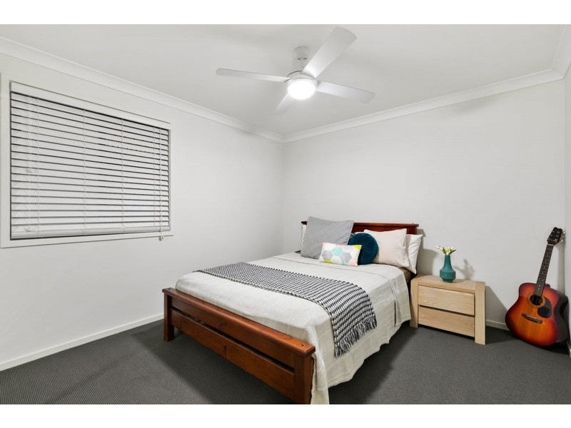 17 Creek Road, Birkdale QLD 4159