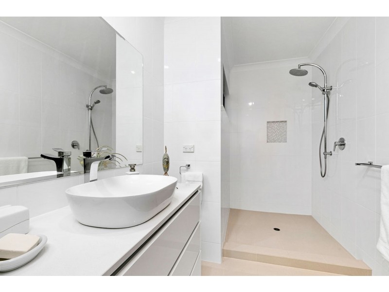 2/117 Shore Street North, Cleveland QLD 4163