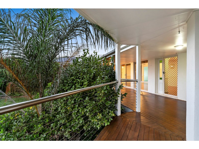 1 Bartlett Terrace, Redland Bay QLD 4165