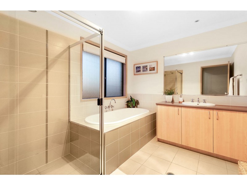 16 Coachwood Street, Redland Bay QLD 4165