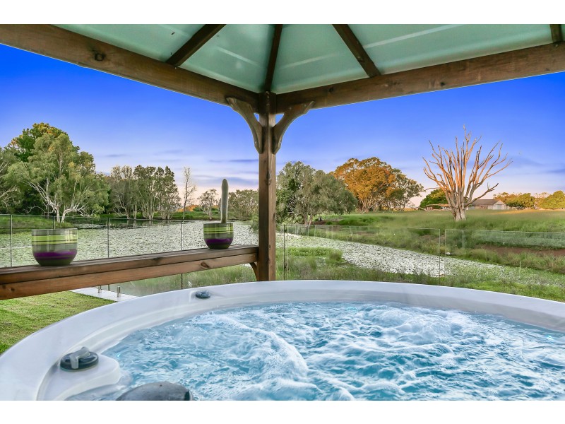 83 Waterville Drive, Thornlands QLD 4164