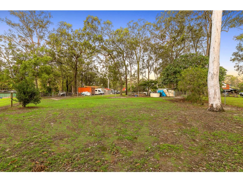 11-13 Mudlo Street, Redland Bay QLD 4165