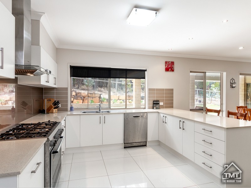 74-76 Emperor Drive, Redland Bay QLD 4165