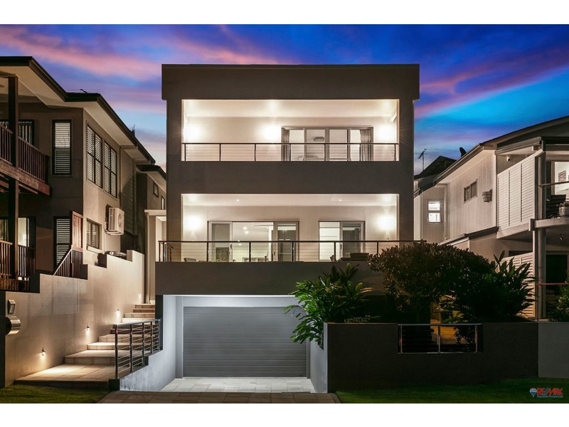 4 Raby Esplanade, Ormiston QLD 4160