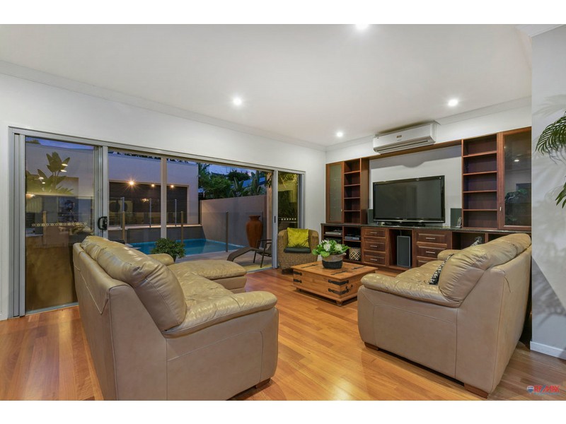 4 Raby Esplanade, Ormiston QLD 4160