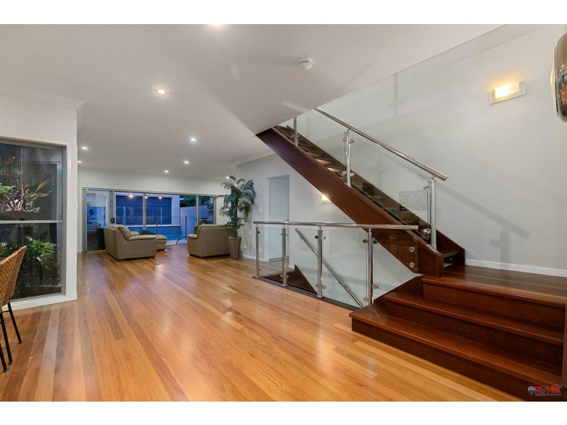 4 Raby Esplanade, Ormiston QLD 4160