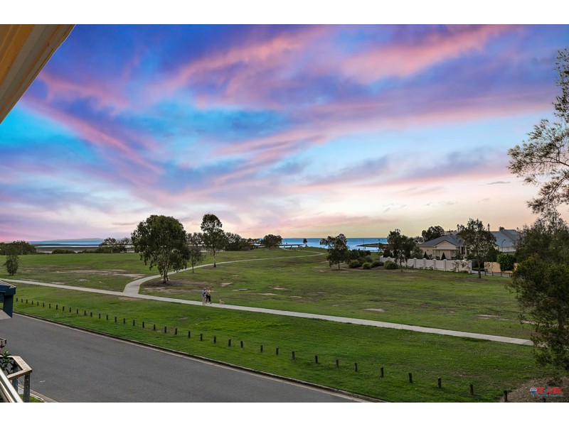 4 Raby Esplanade, Ormiston QLD 4160
