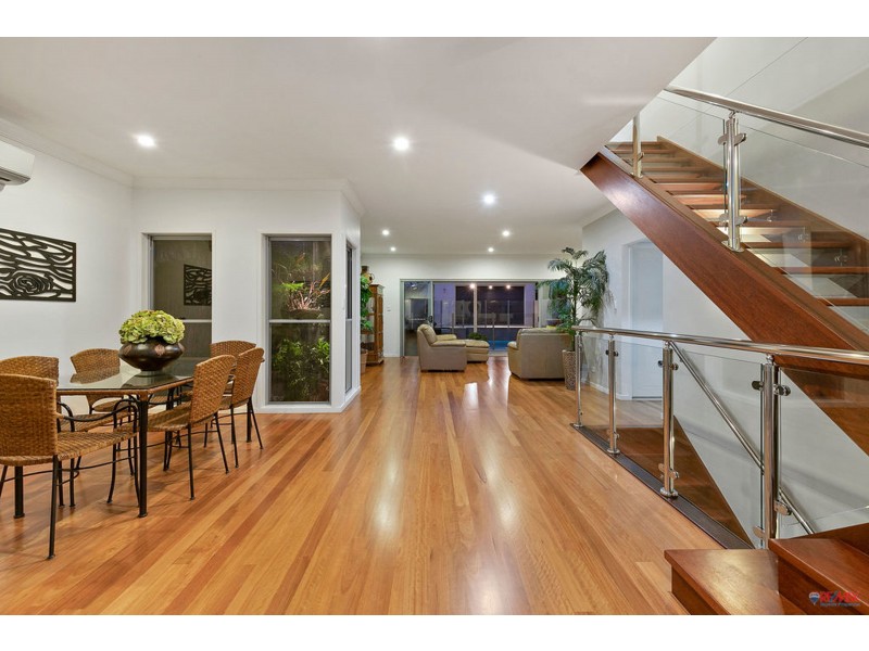 4 Raby Esplanade, Ormiston QLD 4160