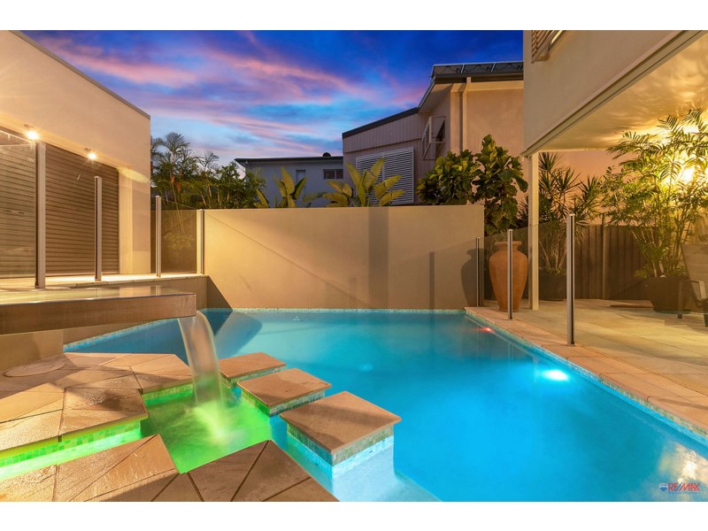 4 Raby Esplanade, Ormiston QLD 4160
