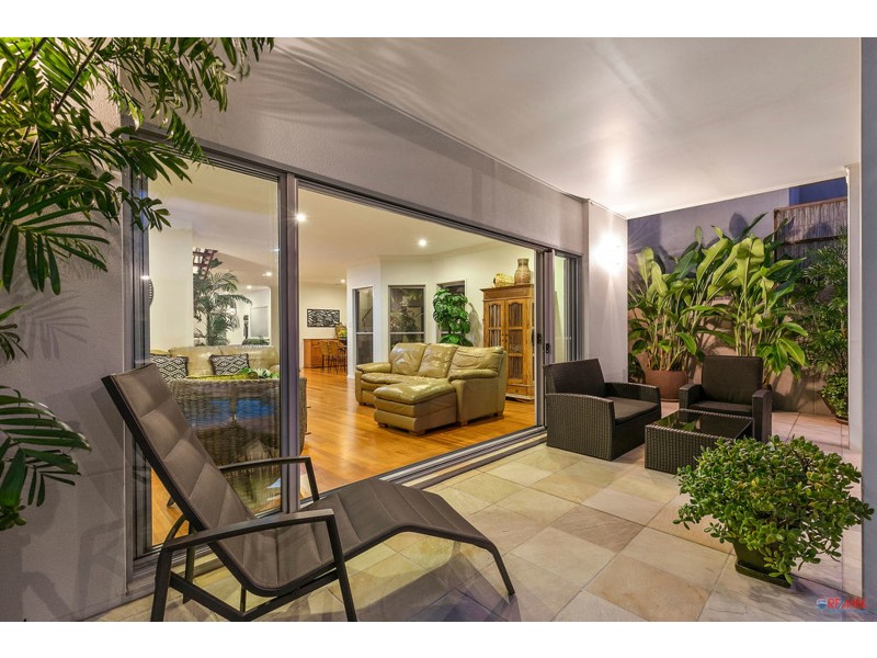 4 Raby Esplanade, Ormiston QLD 4160