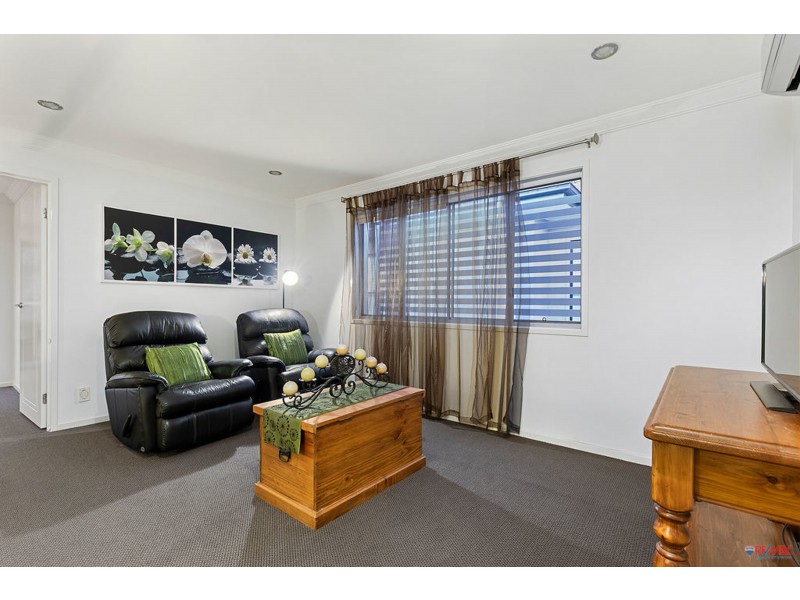 4 Raby Esplanade, Ormiston QLD 4160