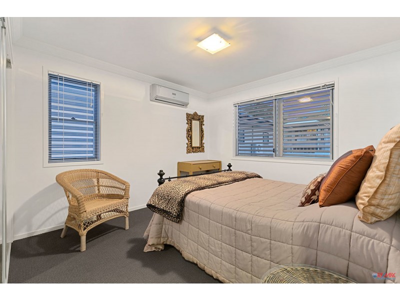 4 Raby Esplanade, Ormiston QLD 4160
