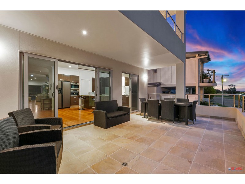 4 Raby Esplanade, Ormiston QLD 4160