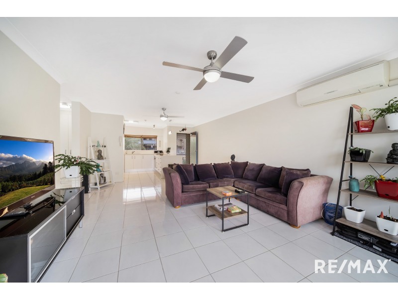 9/11-15 Wharf Street, Cleveland QLD 4163