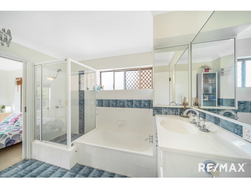 9/11-15 Wharf Street, Cleveland QLD 4163