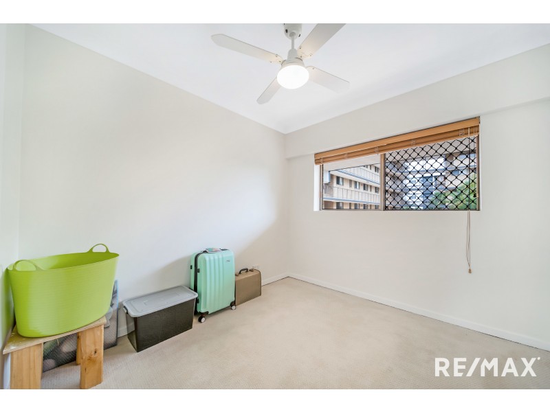 9/11-15 Wharf Street, Cleveland QLD 4163