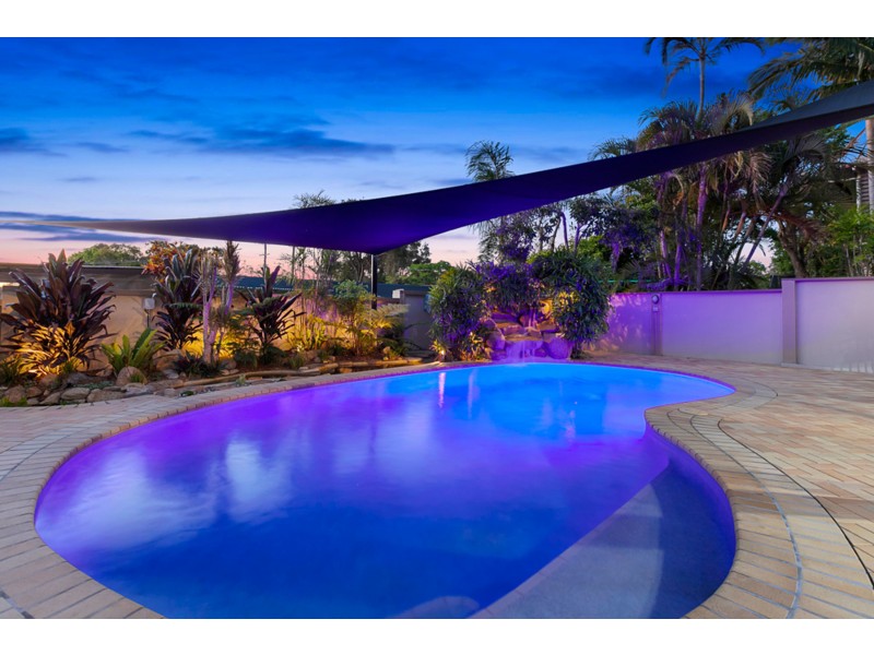 2 Lindon Street, Birkdale QLD 4159