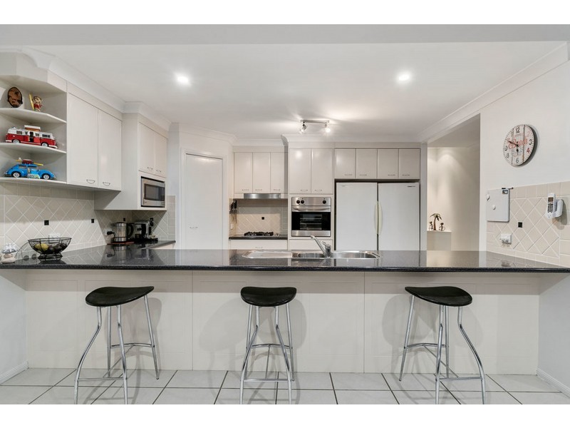 10 Truro Court, Redland Bay QLD 4165