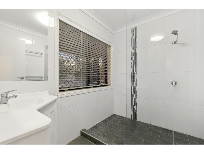 11 Long Street, Cleveland QLD 4163