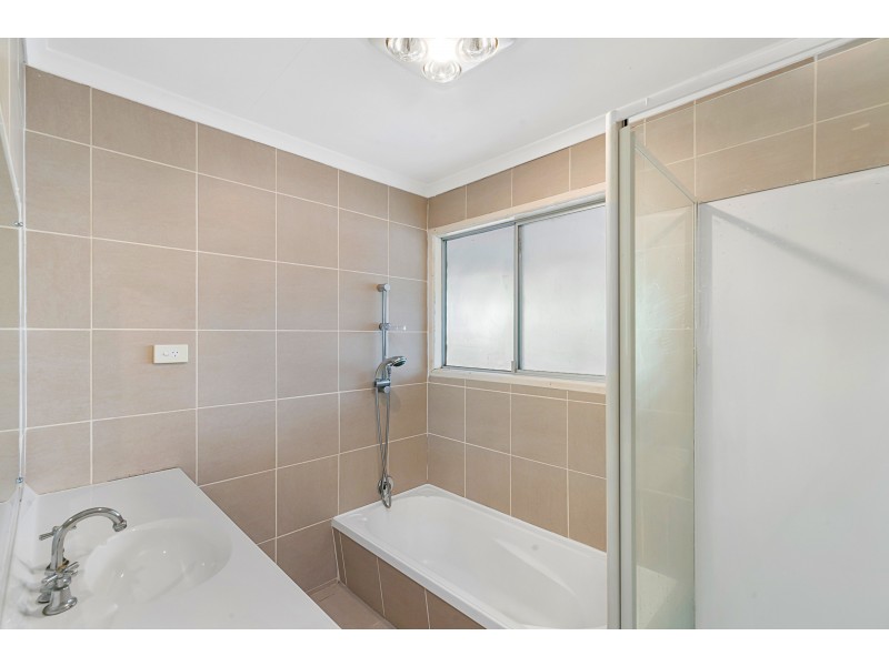 4 Larbonya Cres, Capalaba QLD 4157