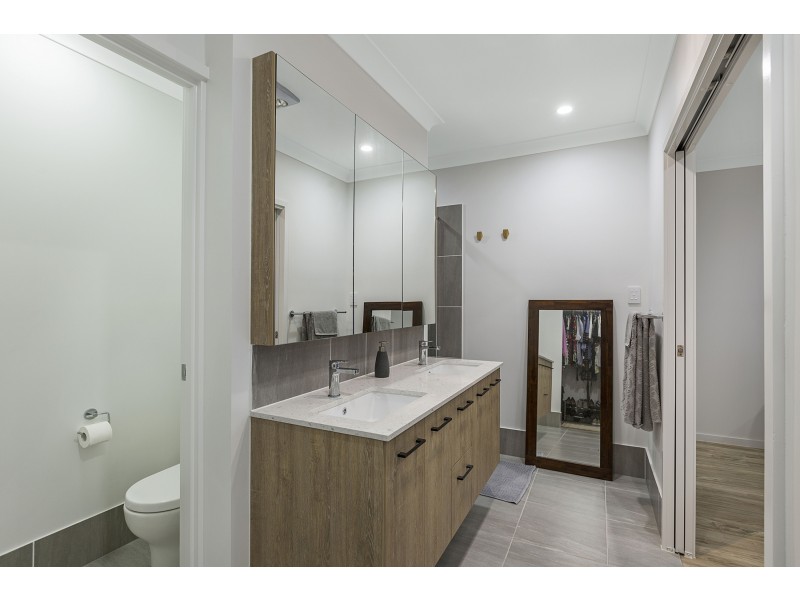 33 Leven Street, Thornlands QLD 4164