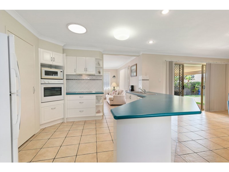 16 Vera Street, Redland Bay QLD 4165