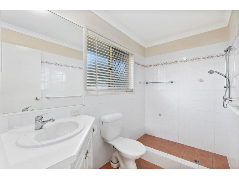 16 Vera Street, Redland Bay QLD 4165